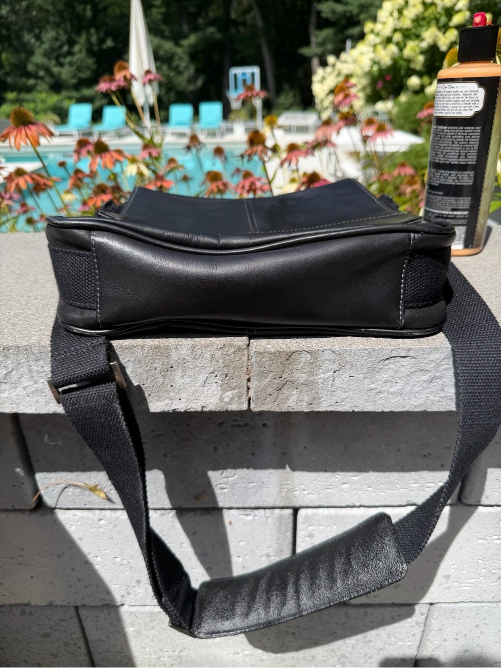 Kenneth Cole Reaction Black Leather Messenger Bag 11”X11” - Picture 6 of 16